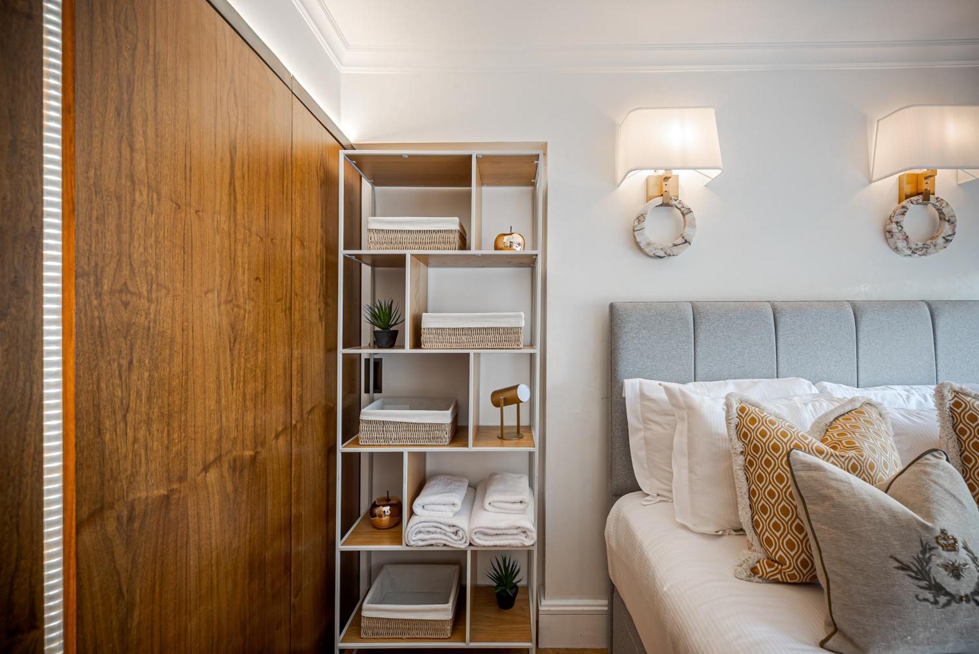 Modern Knightsbridge Apartment With Balcony Overlooking Harrods Prime Location London Exterior foto