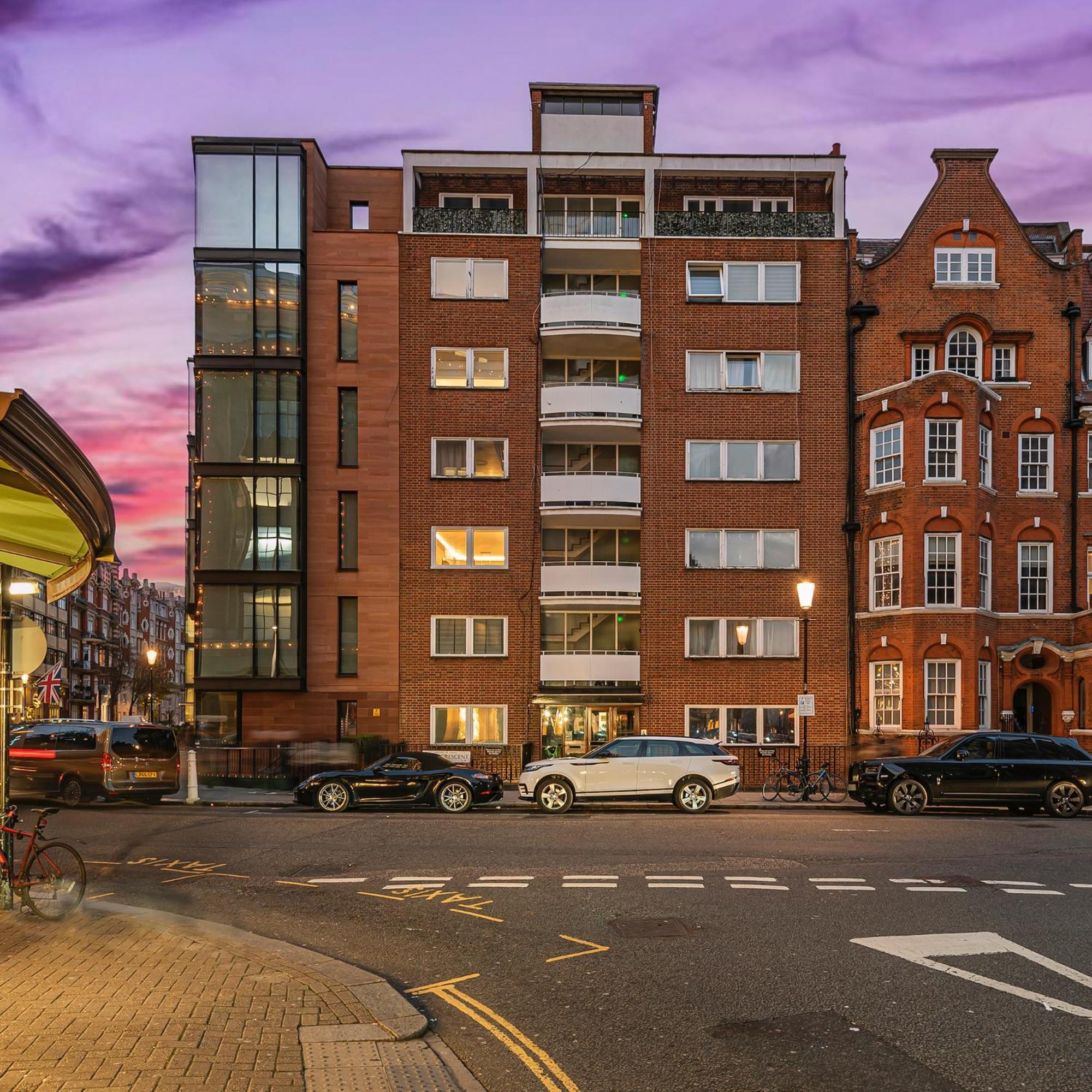 Modern Knightsbridge Apartment With Balcony Overlooking Harrods Prime Location London Exterior foto